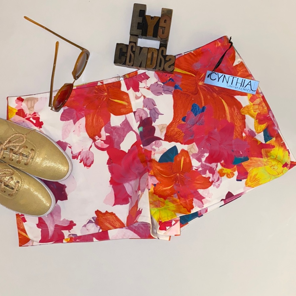 🆕CYNTHIA ROWLEY Shorts in Lovely Lillies